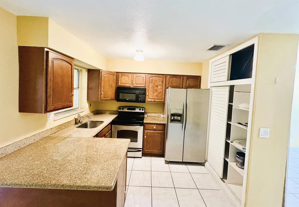 1685 NW 60TH AVENUE #B Sunrise, FL 33313