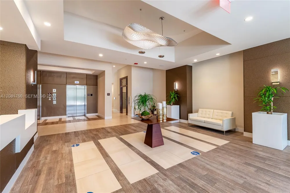 7661 NW 107th Ave #703 Doral, FL 33178