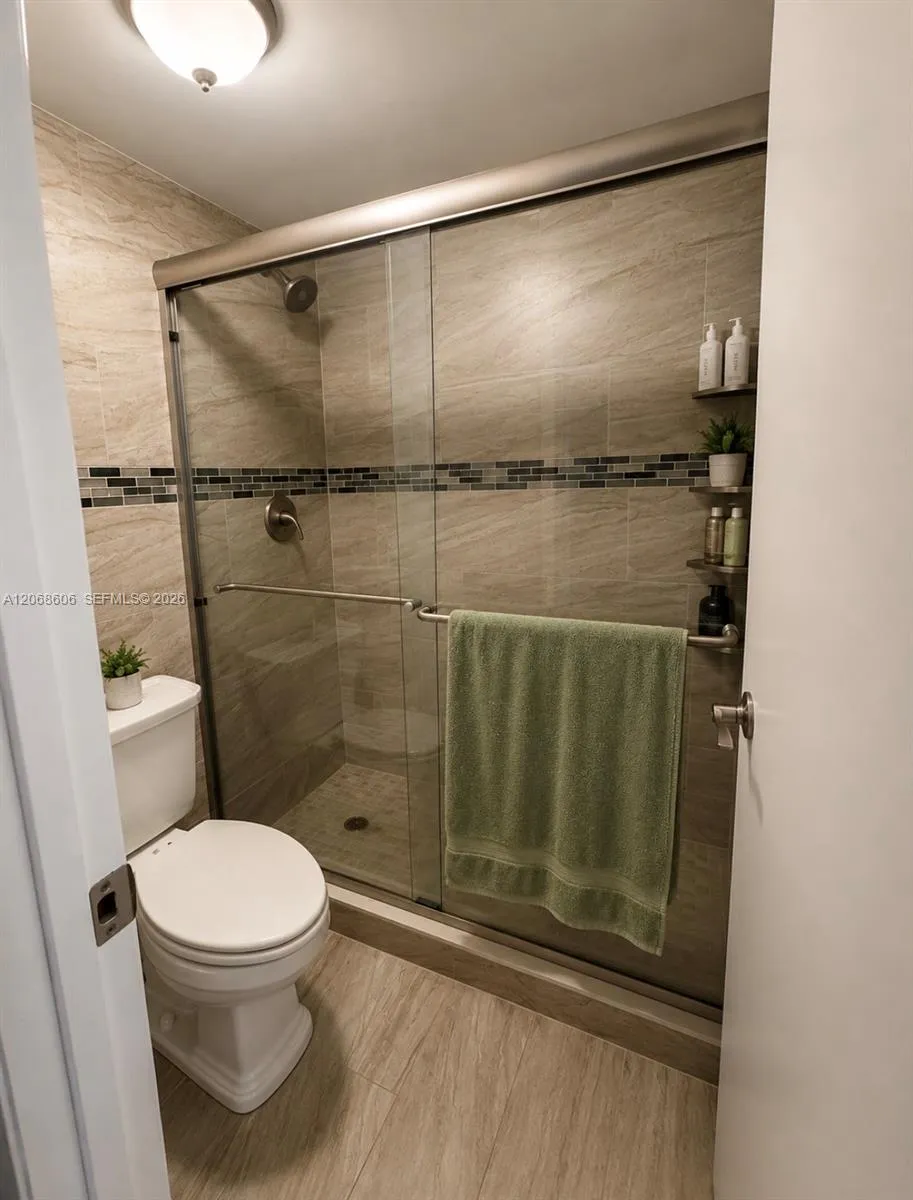 105 Lake Emerald Dr #503 Oakland Park, FL 33309