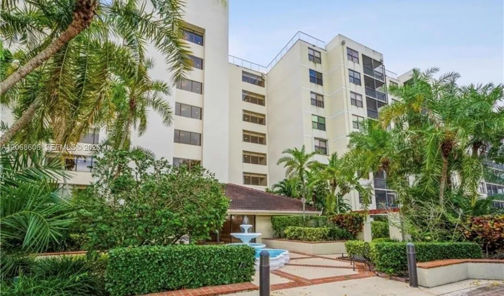105 Lake Emerald Dr #503 Oakland Park, FL 33309