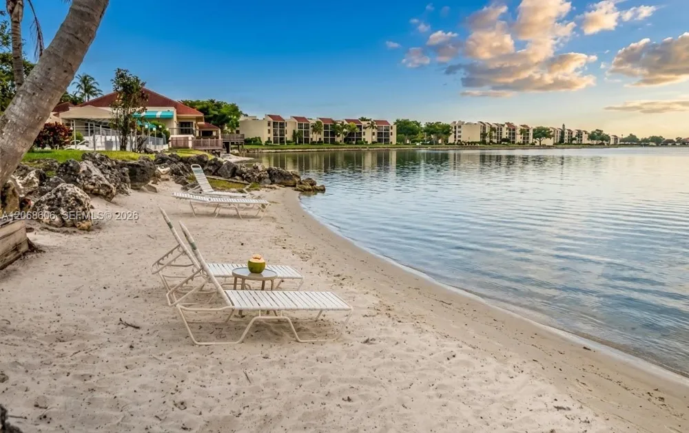 105 Lake Emerald Dr #503 Oakland Park, FL 33309