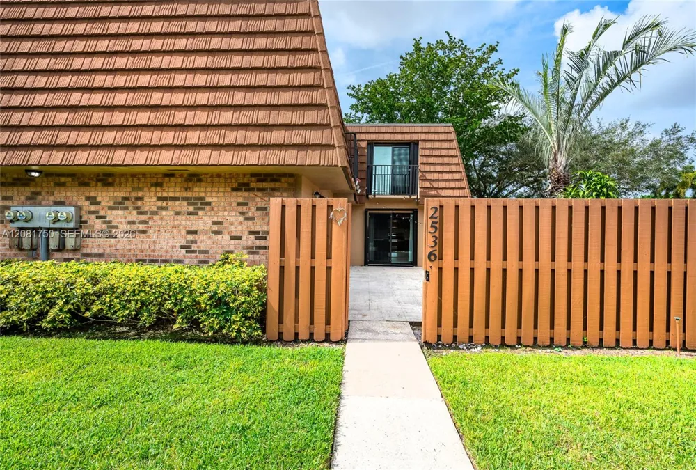 2536 Camelot Ct #2536 Cooper City, FL 33026