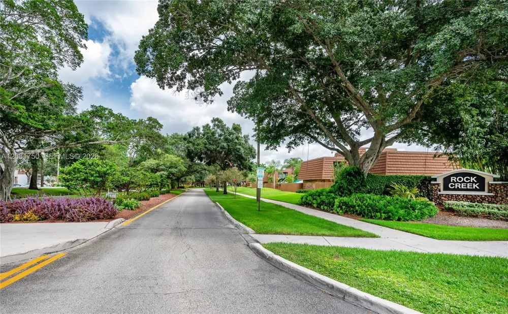 2536 Camelot Ct #2536 Cooper City, FL 33026