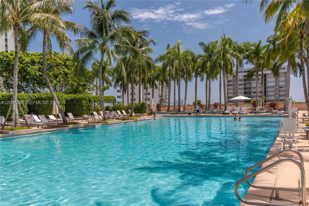 1425 Brickell Ave #45C Miami, FL 33131
