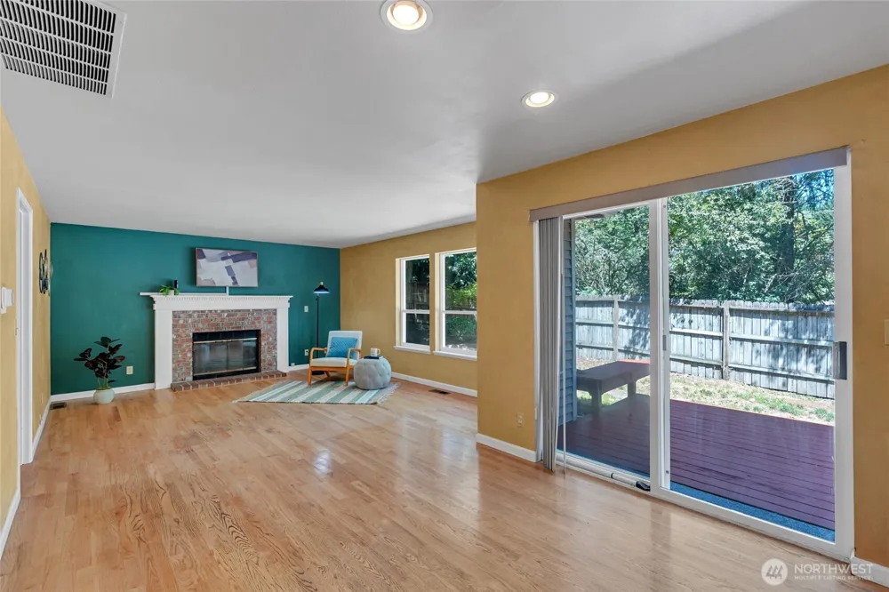 2052 NE Marina Vista Court Poulsbo, WA 98370