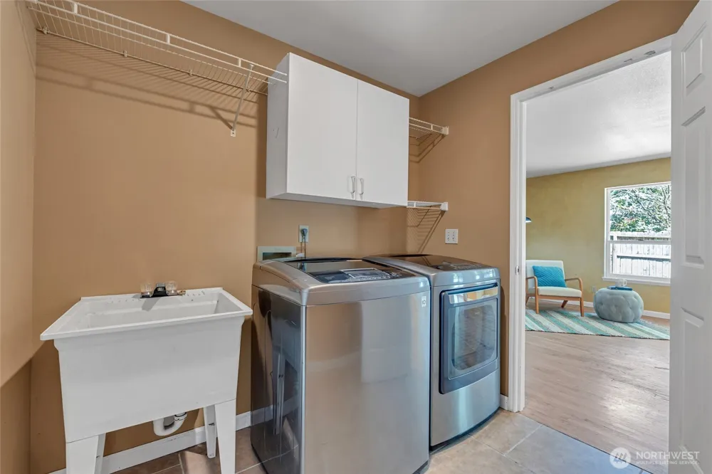 2052 NE Marina Vista Court Poulsbo, WA 98370