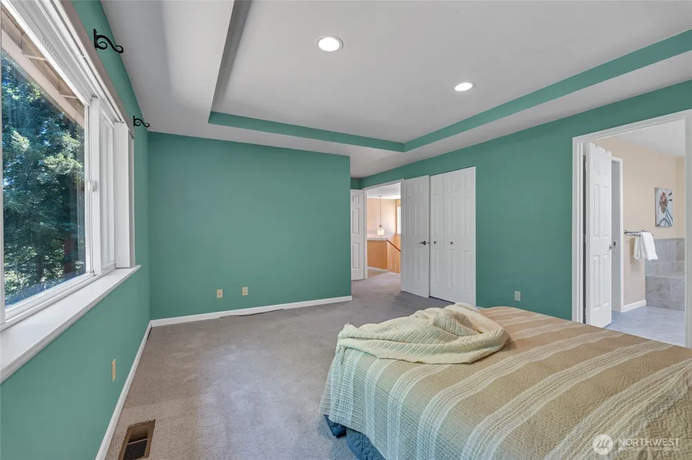 2052 NE Marina Vista Court Poulsbo, WA 98370