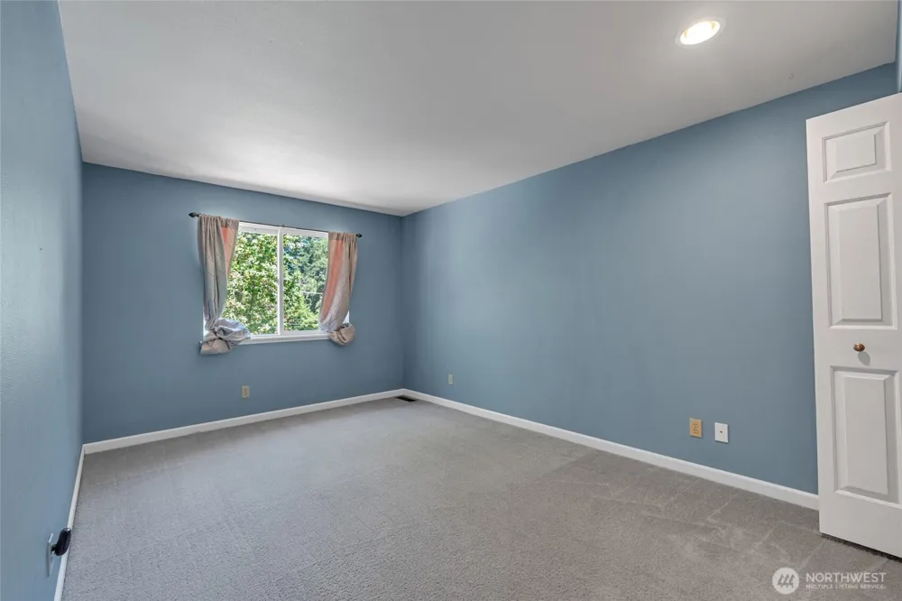 2052 NE Marina Vista Court Poulsbo, WA 98370