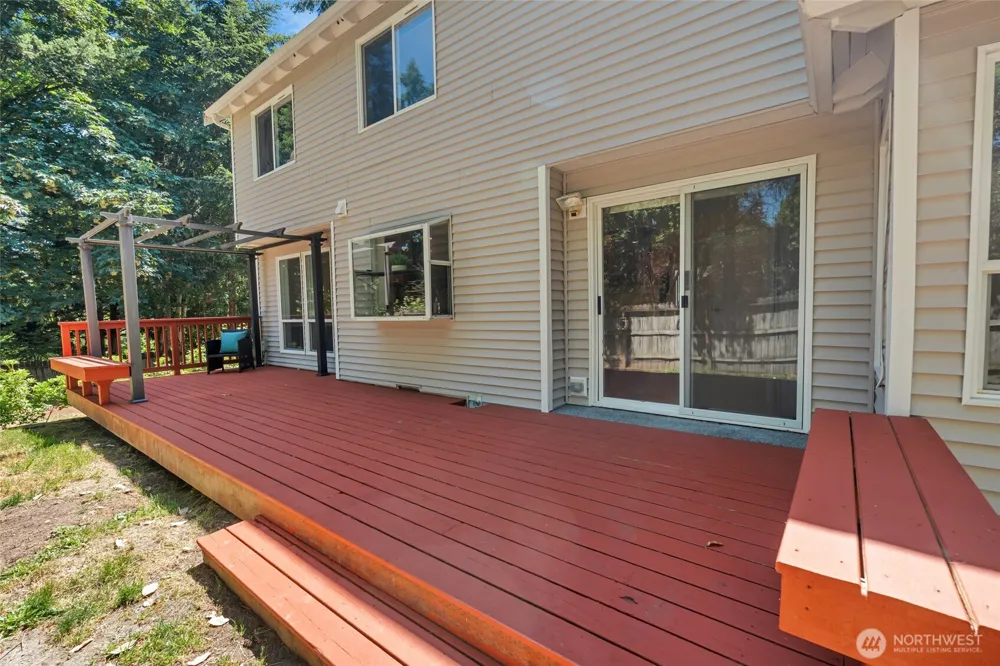 2052 NE Marina Vista Court Poulsbo, WA 98370