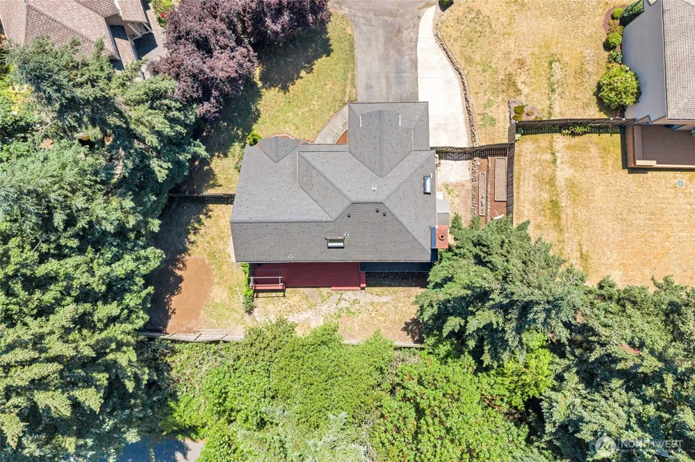 2052 NE Marina Vista Court Poulsbo, WA 98370