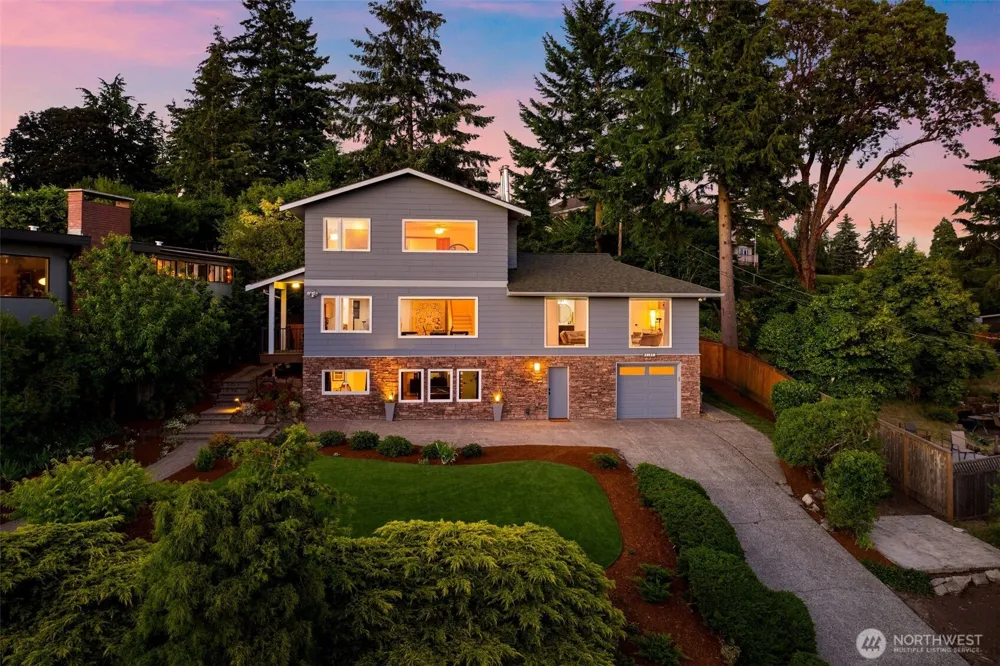 12112 25th Ave SW Burien, WA 98146