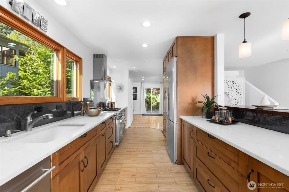 12112 25th Ave SW Burien, WA 98146