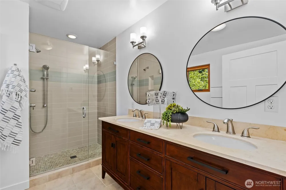 12112 25th Ave SW Burien, WA 98146