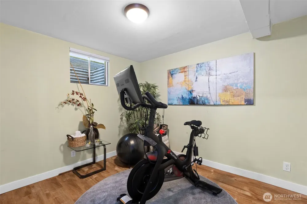 12112 25th Ave SW Burien, WA 98146