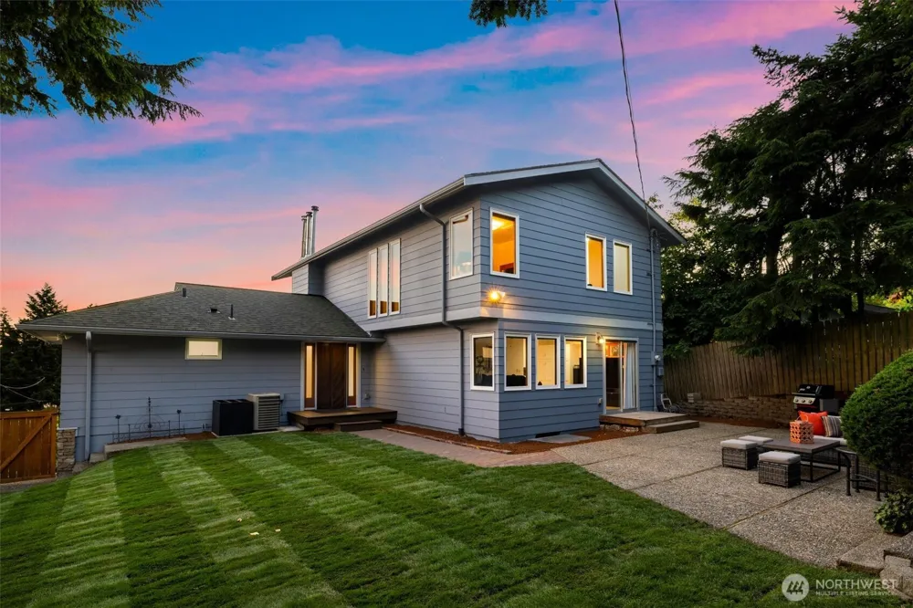 12112 25th Ave SW Burien, WA 98146