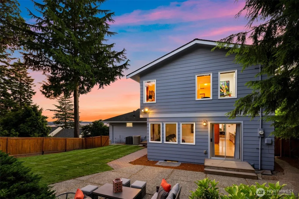 12112 25th Ave SW Burien, WA 98146