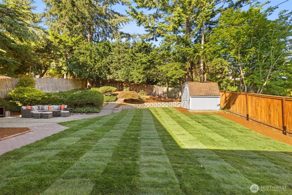 12112 25th Ave SW Burien, WA 98146