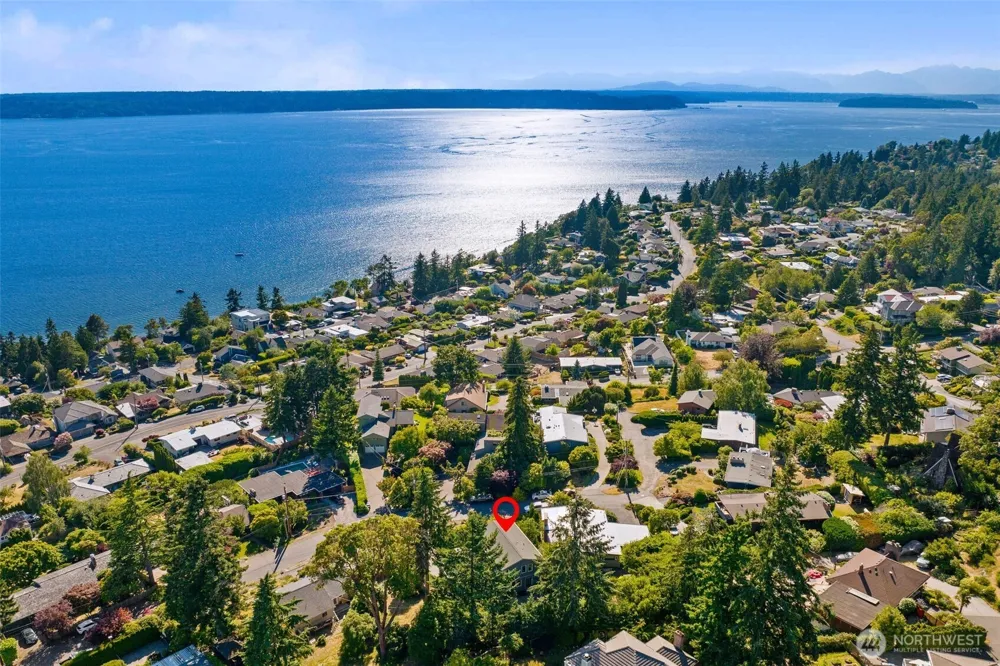 12112 25th Ave SW Burien, WA 98146