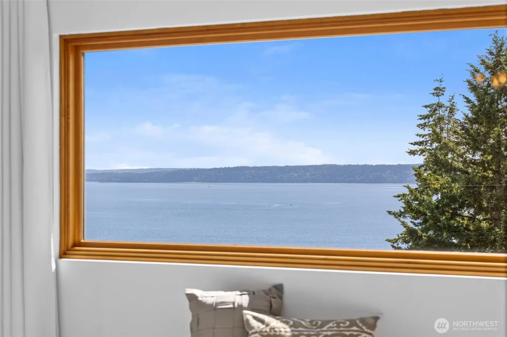 12112 25th Ave SW Burien, WA 98146