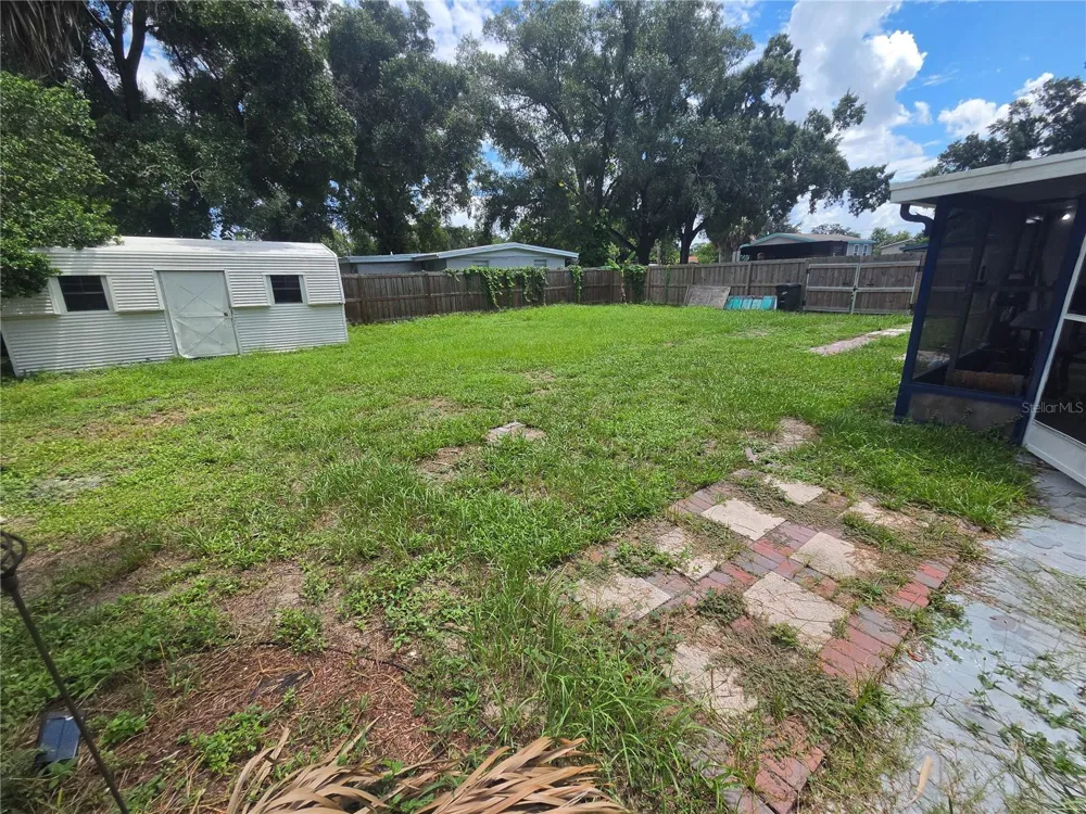 916 E 123RD AVENUE Tampa, FL 33612
