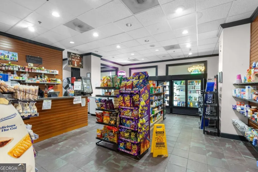 795 Hammond DR Sandy Springs, GA 30328