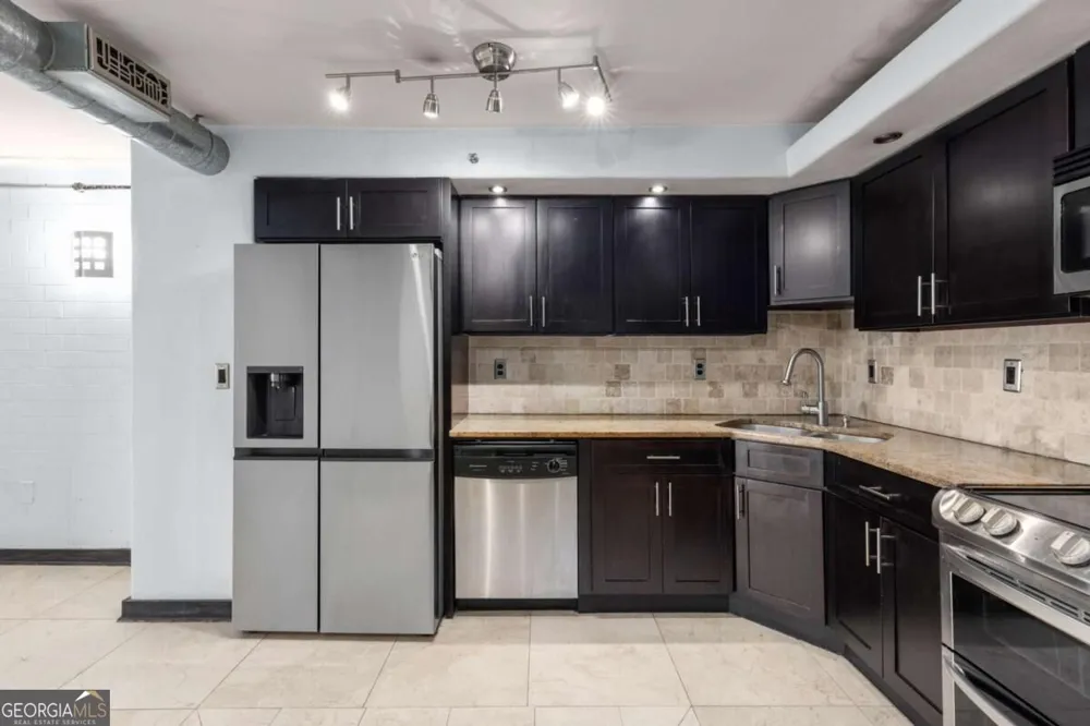 795 Hammond DR Sandy Springs, GA 30328