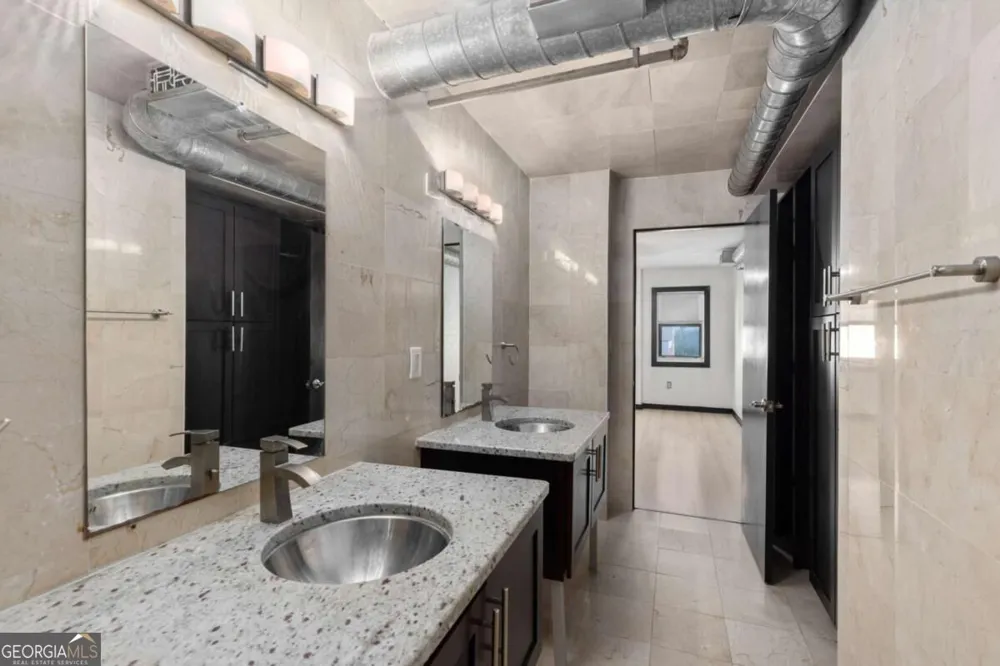 795 Hammond DR Sandy Springs, GA 30328