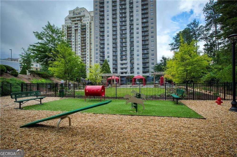795 Hammond DR Sandy Springs, GA 30328
