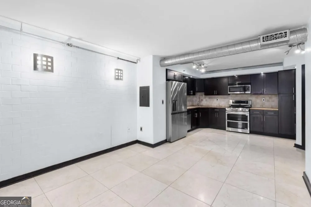 795 Hammond DR Sandy Springs, GA 30328