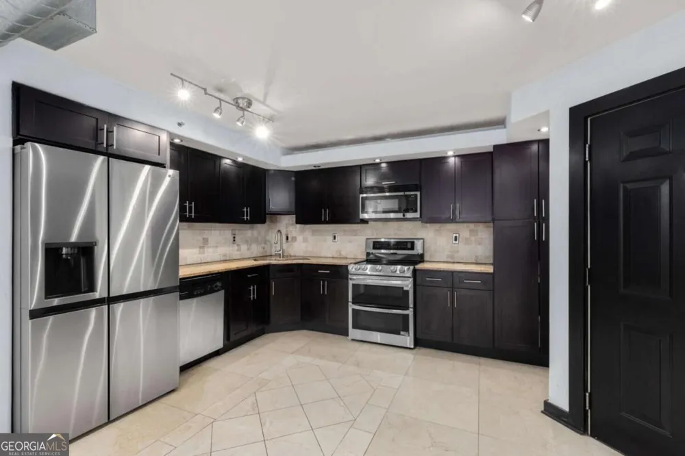 795 Hammond DR Sandy Springs, GA 30328