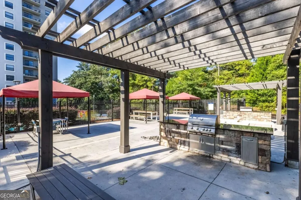 795 Hammond DR Sandy Springs, GA 30328
