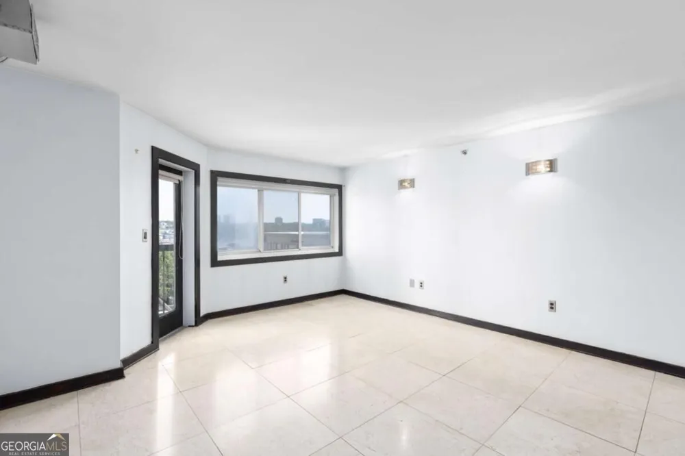 795 Hammond DR Sandy Springs, GA 30328