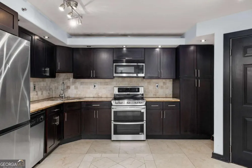 795 Hammond DR Sandy Springs, GA 30328