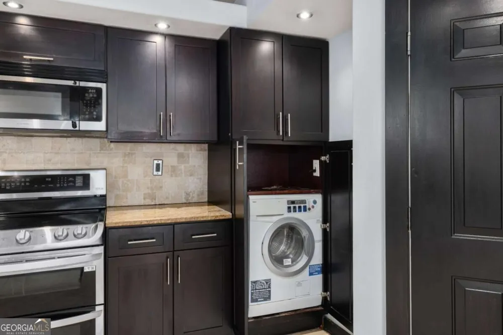 795 Hammond DR Sandy Springs, GA 30328