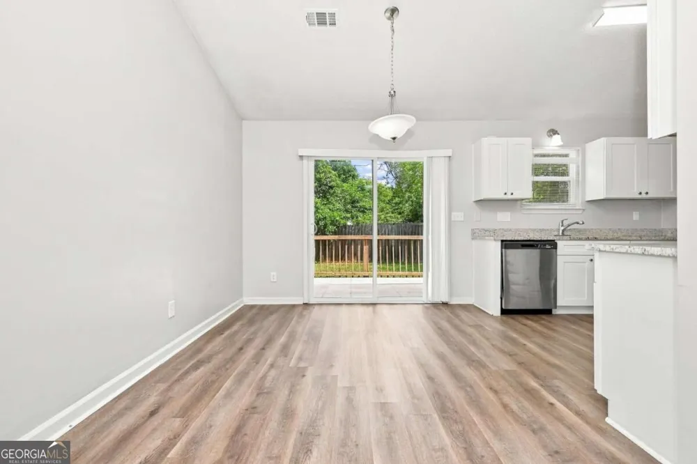 5611 La Fleur TRL Lithonia, GA 30038