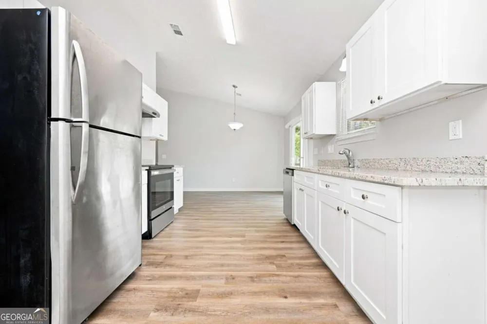 5611 La Fleur TRL Lithonia, GA 30038