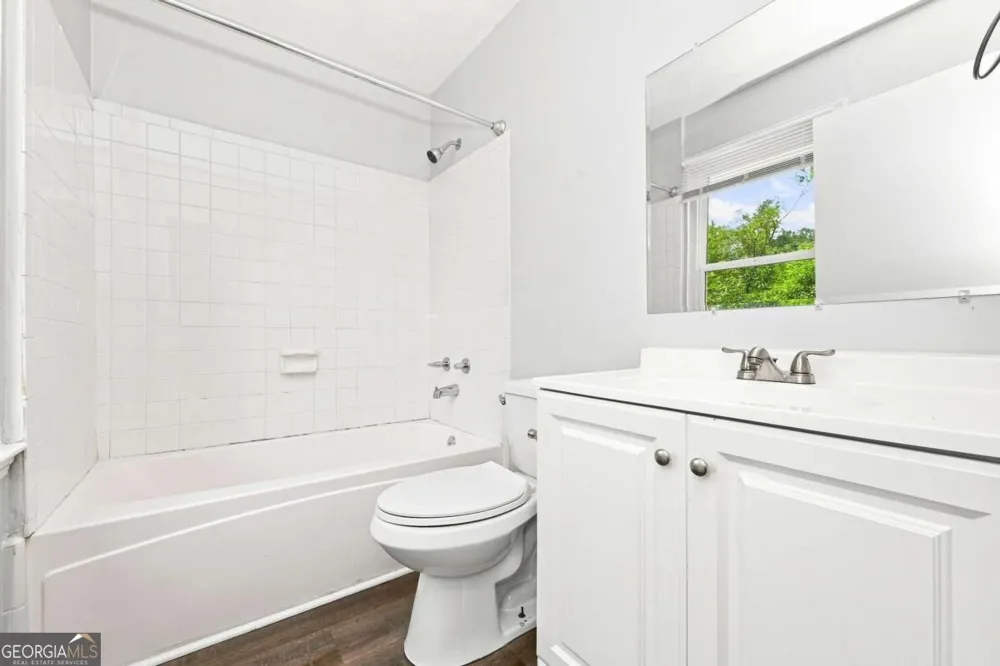 5611 La Fleur TRL Lithonia, GA 30038