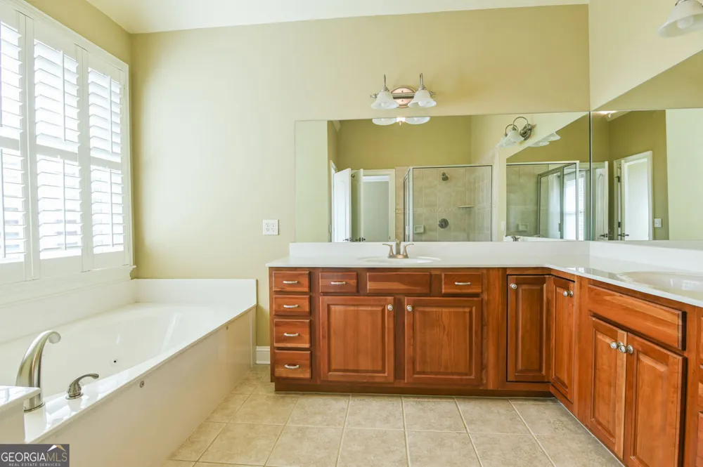 558 Sterling Water DR Monroe, GA 30655