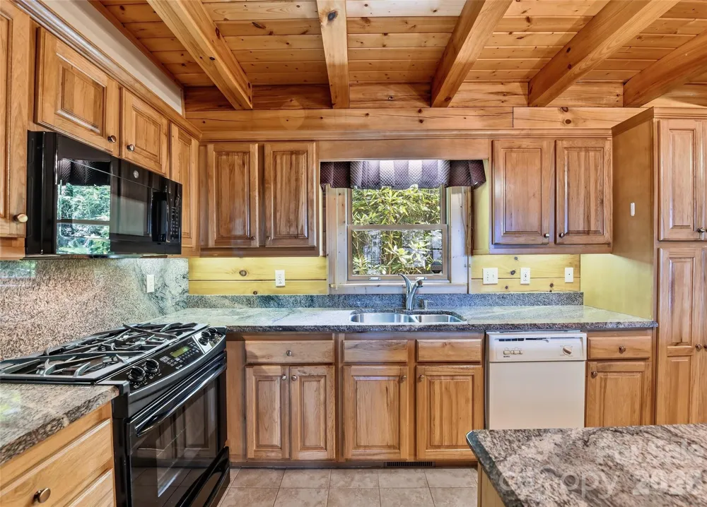 463 Walela Trail Maggie Valley, NC 28751