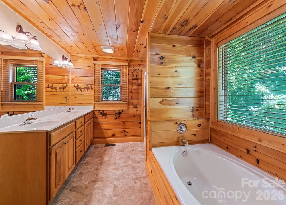 463 Walela Trail Maggie Valley, NC 28751