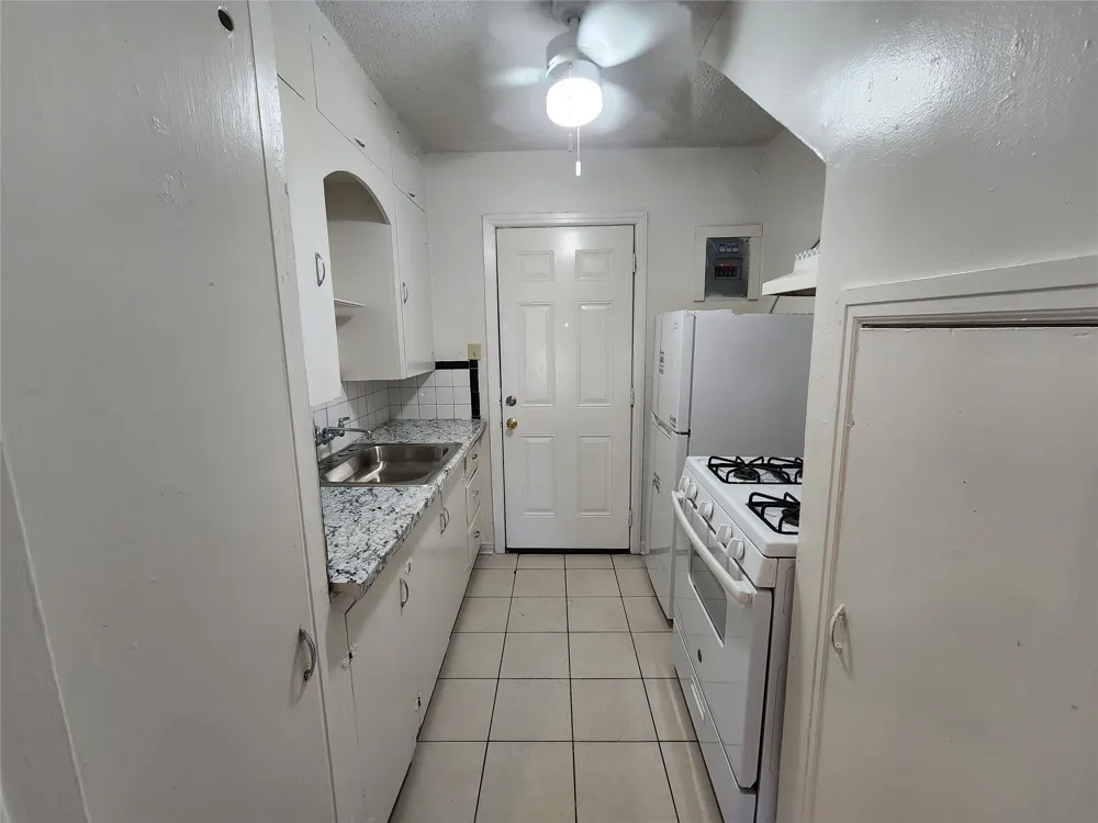 3704 Meadowbrook Drive Fort Worth, TX 76103