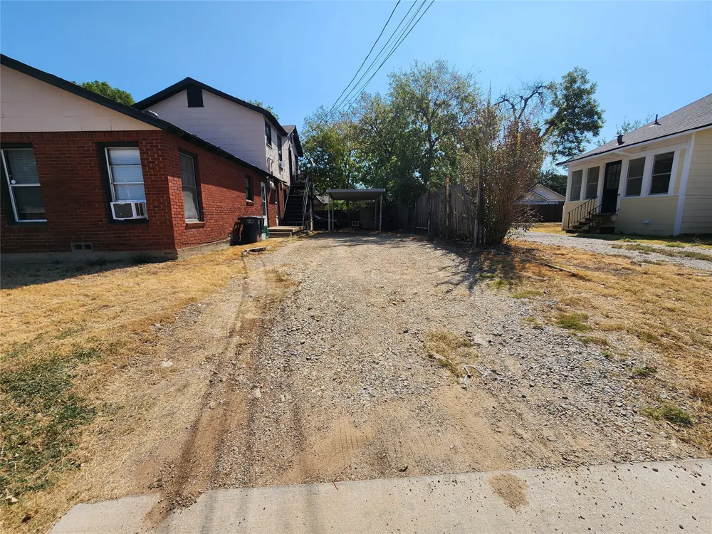 3704 Meadowbrook Drive Fort Worth, TX 76103