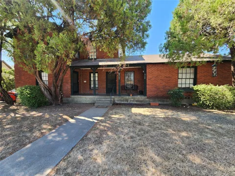 3704 Meadowbrook Drive