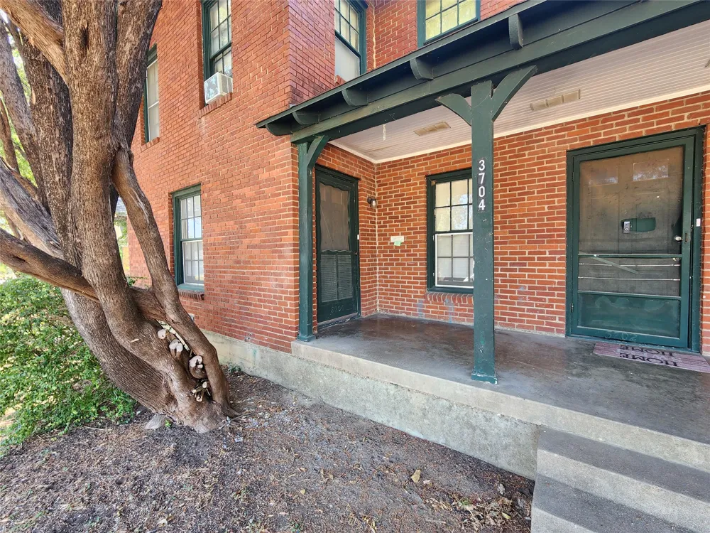 3704 Meadowbrook Drive Fort Worth, TX 76103