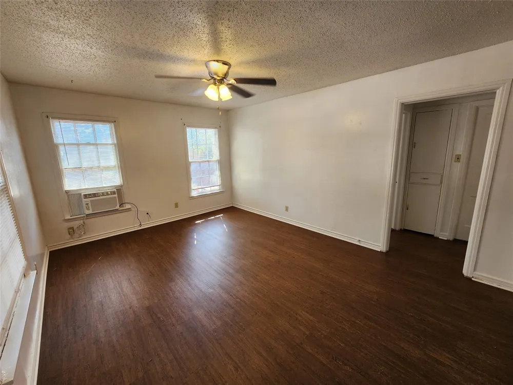 3704 Meadowbrook Drive Fort Worth, TX 76103