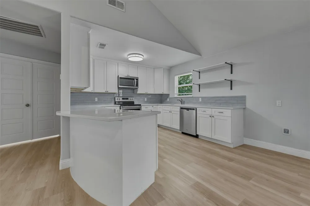 325 Hillcroft Road Fort Worth, TX 76108