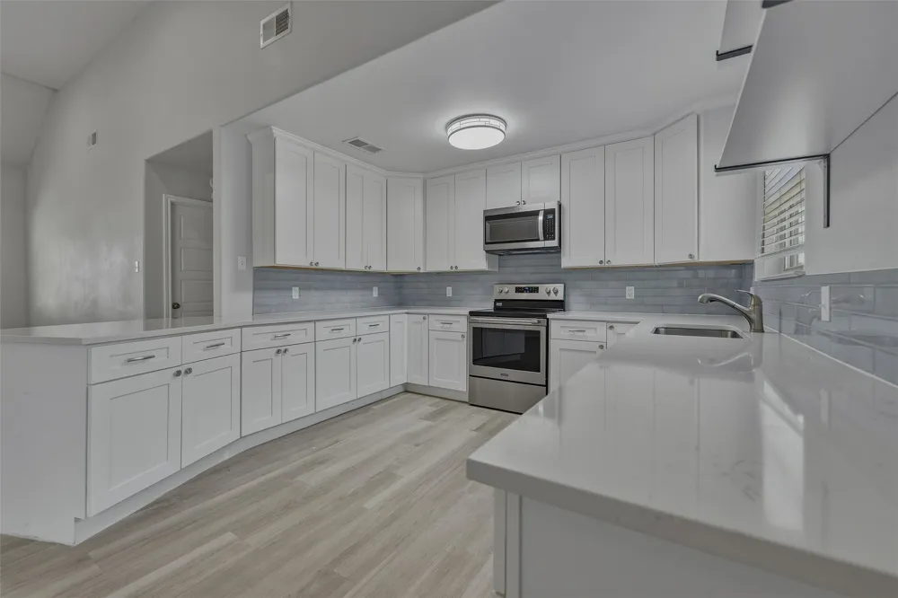 325 Hillcroft Road Fort Worth, TX 76108