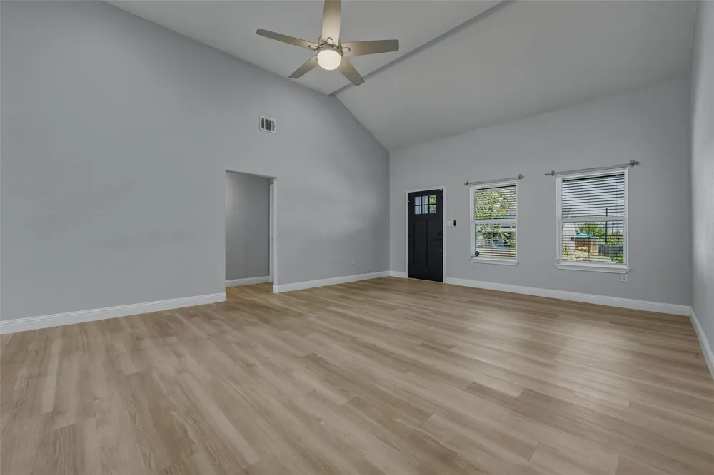 325 Hillcroft Road Fort Worth, TX 76108