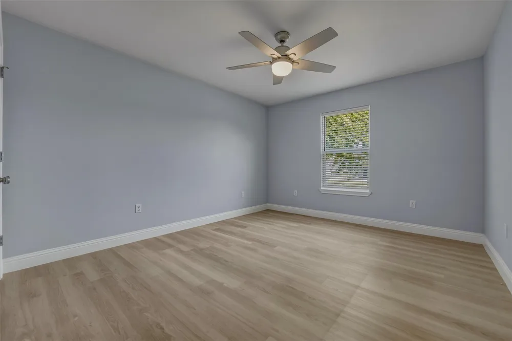 325 Hillcroft Road Fort Worth, TX 76108