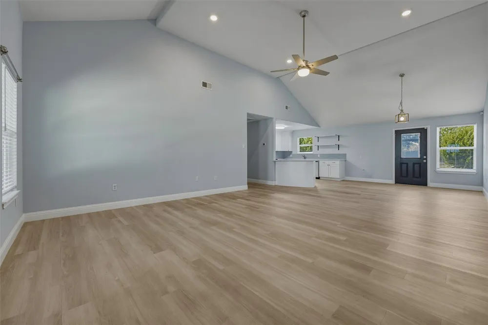 325 Hillcroft Road Fort Worth, TX 76108